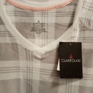 Cuddl Duds Light Gray and White Plaid V-Neck Pajama Top with Pink Trim